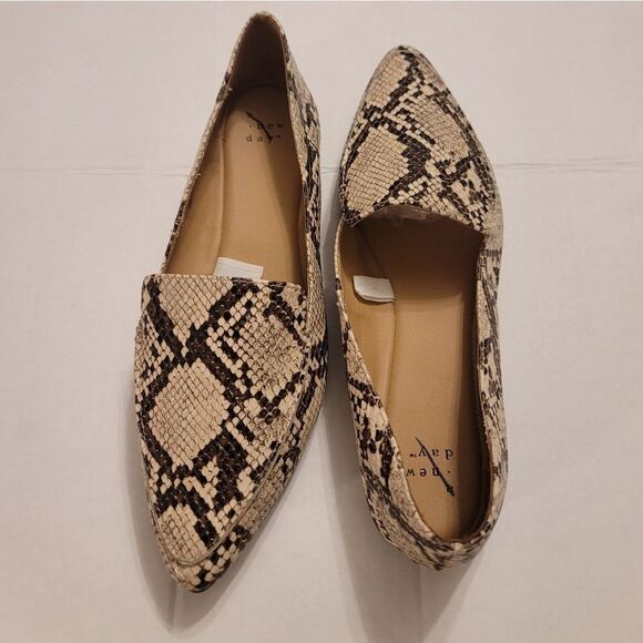 A.NEW.DAY POINTED TOE ANIMAL PRINT DESIGN WOMEN'S SANDAL FLAT - Picture 9 of 16